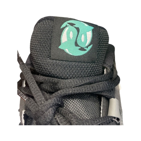 Nike Kyrie 8 GO (gs) “Orca” black-white-light menta. Size 5Y. - Picture 3 of 11